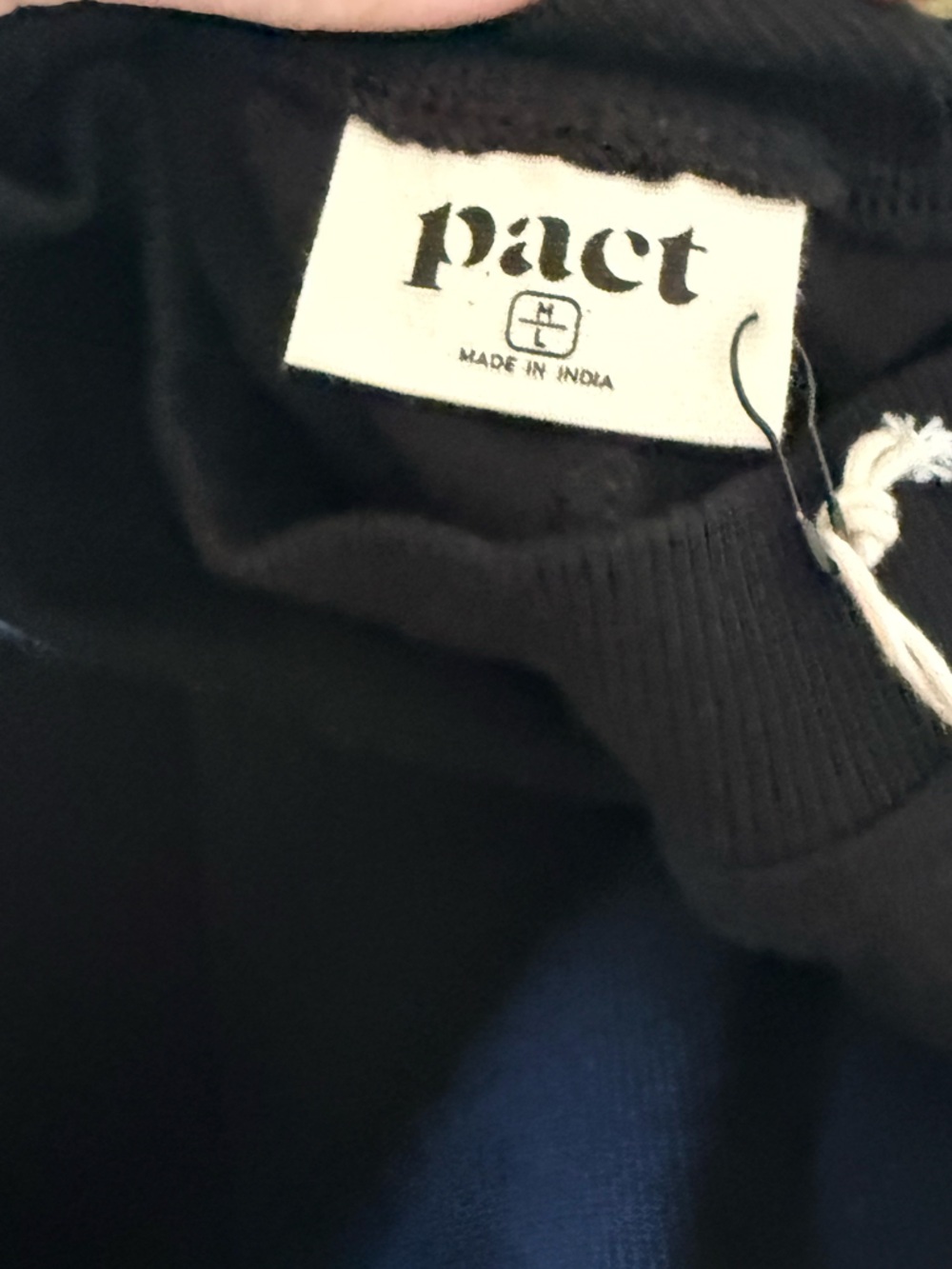 New - PACT Airplane Long Sleeve Poncho M/L Black Organic Cotton - Picture 3 of 3